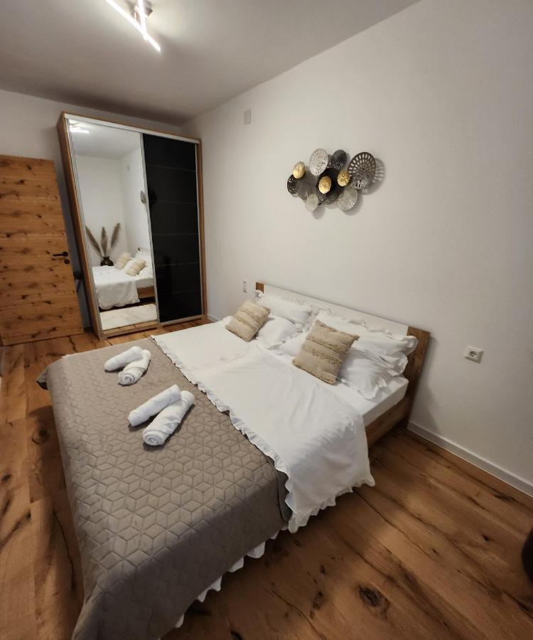 Apartman Lidija Starigrad Paklenica Exterior foto